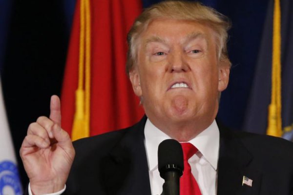 Empleado de Twitter desactiva la cuenta de Trump en su último día de trabajo