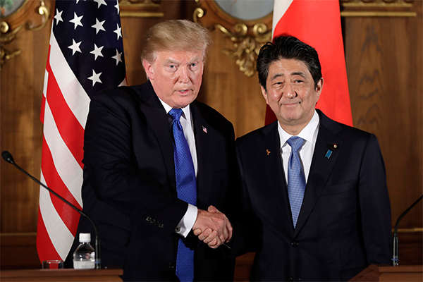 Trump y Abe plenamente de acuerdo en aplicar "máxima presión" sobre Corea del Norte