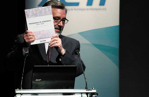 Programa de Guillier refuerza idea de continuidad del gobierno de Bachelet