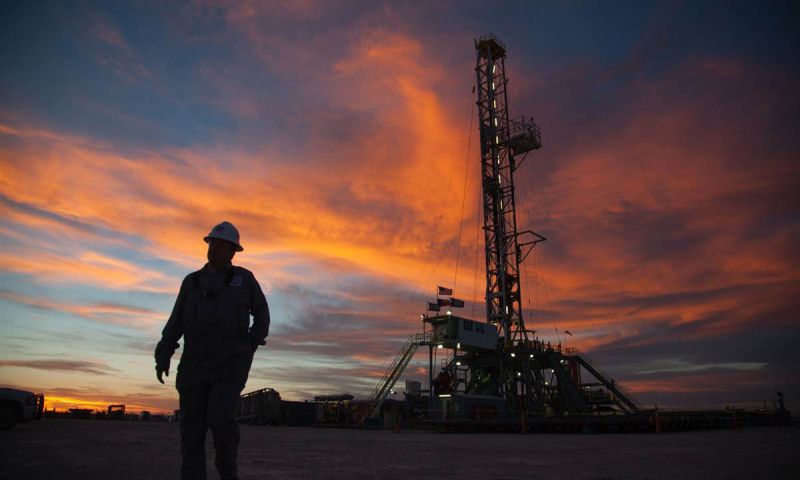 <p>Petróleo sigue en racha y alcanza su mayor precio en más de dos años</p>