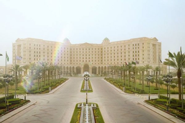 El lujoso hotel convertido en cárcel donde está detenido el hombre más rico de Medio Oriente
