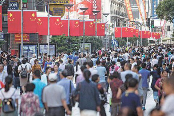 Importaciones chinas crecen más de lo esperado pero demanda por cobre se hunde