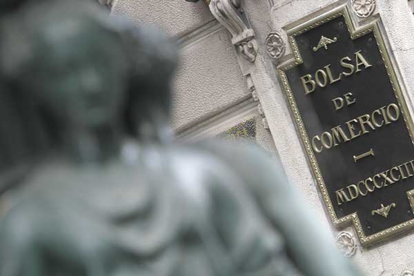 Bolsa de Santiago revisaría sus índices