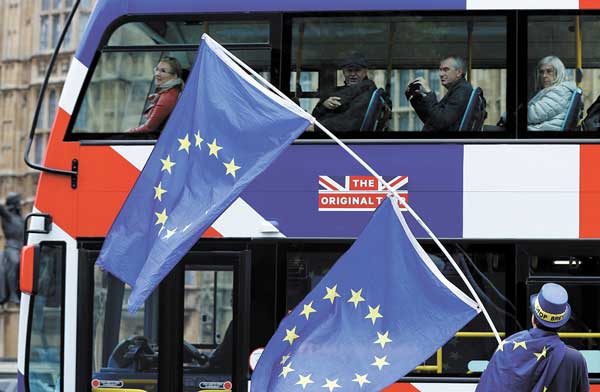 Eurozona apunta a mayor expansión del PIB en una década y el Reino Unido se estanca