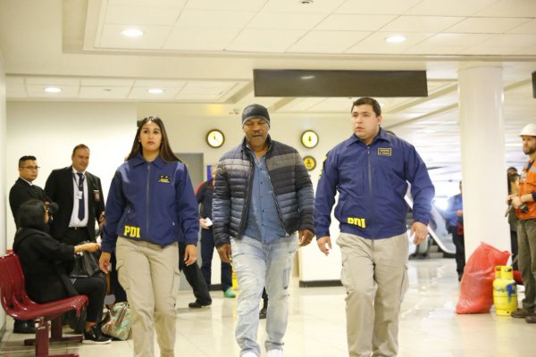 Chile niega ingreso a Mike Tyson por "no cumplir con Ley de Extranjería"