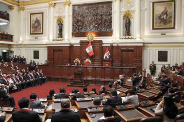 En Perú proponen eliminar AFP y las administradoras advierten riesgo de nacionalización de fondos