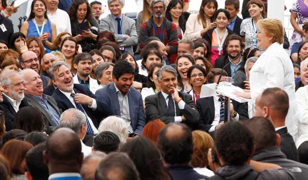 Piñerismo refuerza críticas al gobierno por intervención y acusa “proselitismo”