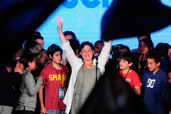 Beatriz Sánchez fustiga a las encuestas y avisa: "El Frente Amplio llegó y para quedarse"