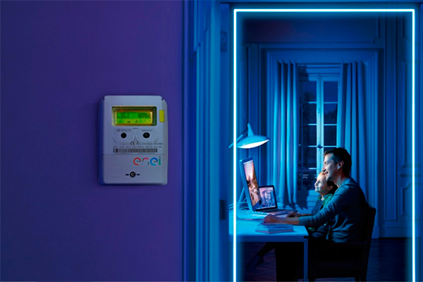 Enel avanzará en nueva fase de instalación de medidores inteligentes en Chile