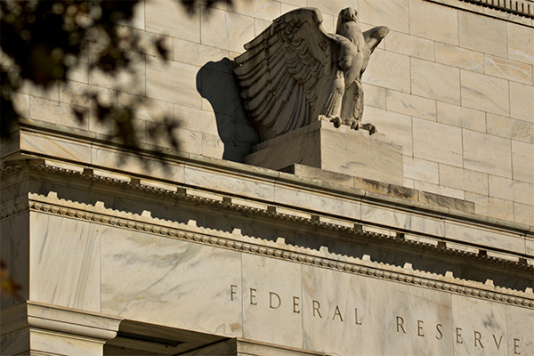 La Fed confirma pronta alza de tasas a pesar de la débil inflación