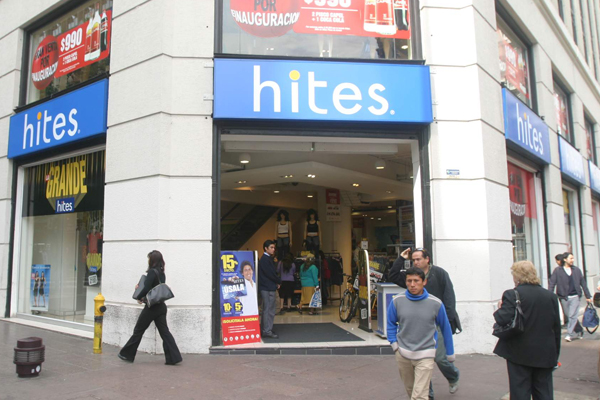 Demandas del Sernac siguen golpeando a Hites en bolsa: acciones cayeron a mínimos desde febrero