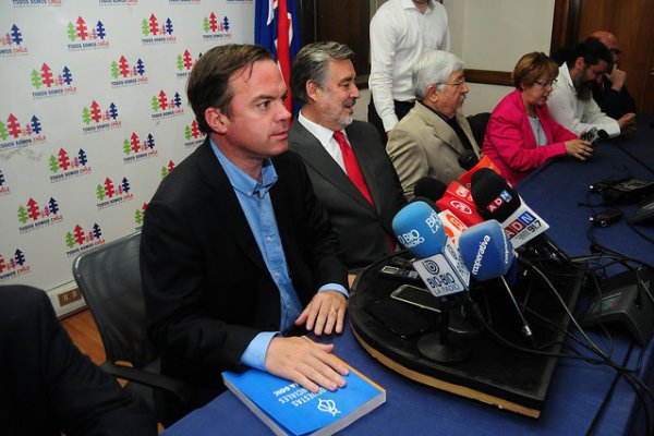 Diputado Matías Walker renuncia a la presidencia de la Democracia Cristiana y se agudiza la crisis