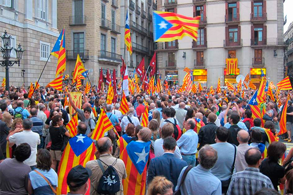 Para el gobierno español es "absurdo" pretender que Cataluña salga de la UE