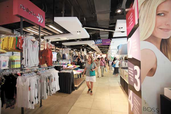 Ventas del comercio sufren duro traspié y en octubre registran su peor desempeño del año