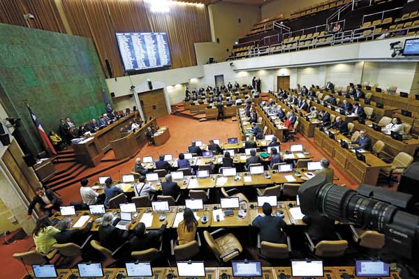 Cámara y Senado acuerdan dineros para los nuevos parlamentarios sin recurrir al Fisco