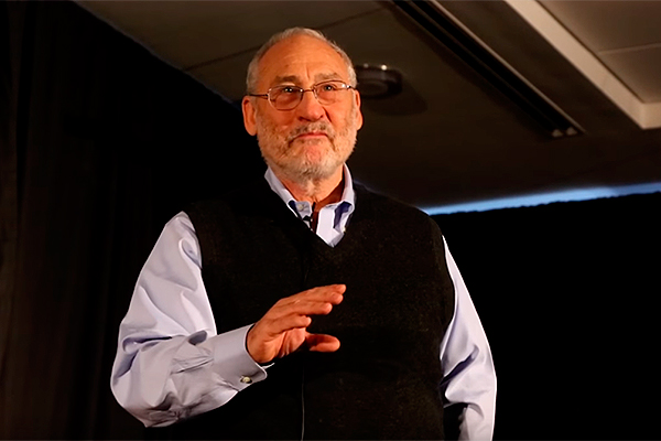 El bitcoin suma un enemigo: Joseph Stiglitz lo califica como burbuja y dice que "debería prohibirse"