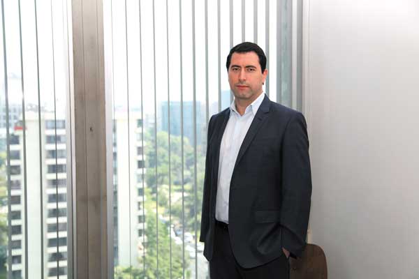 El ingeniero chileno que creó un software que modifica los genes