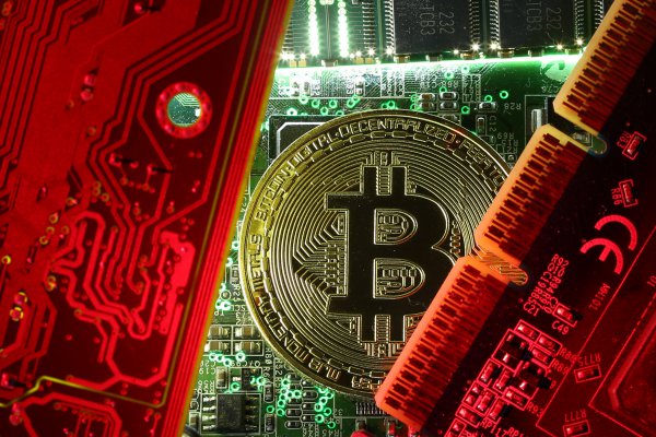 Ni las fortunas combinadas de Bill Gates, Warren Buffett y la Reina Isabel alcanzan para comprar todas las bitcoins