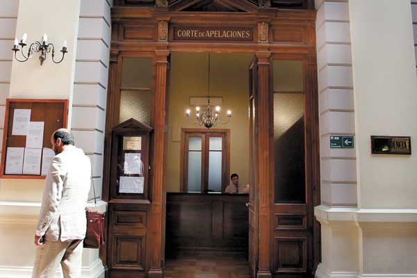 Corte obliga a tribunal laboral a pronunciarse sobre reclamo por servicios mínimos y esto marca un precedente