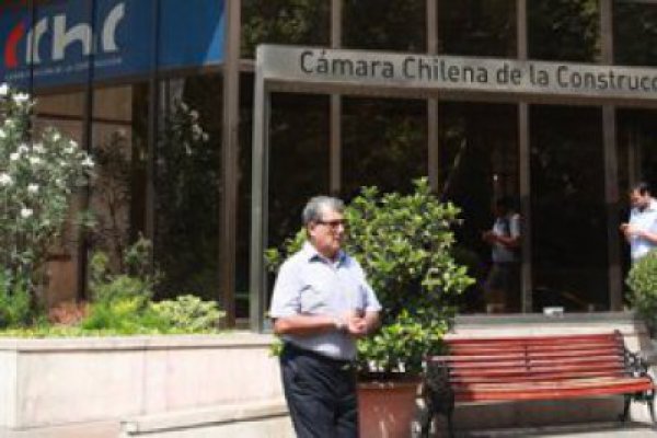 Inversión en construcción completa tres años de caídas, pero repuntaría en 2018