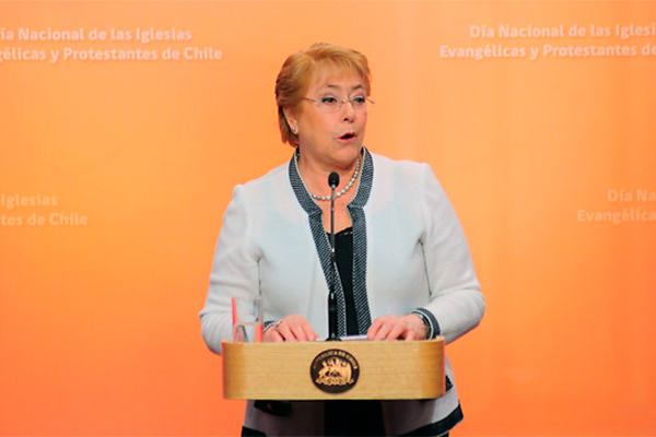 Aprobación a Bachelet alcanzó nivel más alto desde estallido de Caso Caval