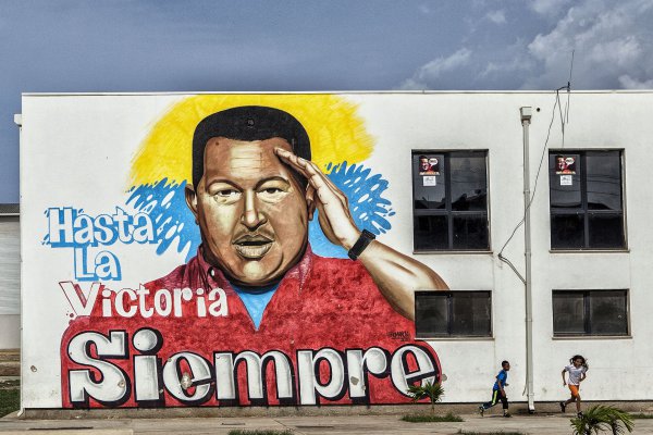 Incluso muerto, Chávez es el líder más popular de Venezuela