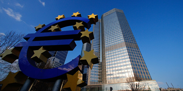 Europa mantiene su política monetaria a la espera de más señales de mejora