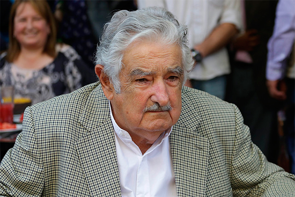 Pepe Mujica a los chilenos: "No son conscientes de que se dan un lujo de tener una elección entre ciudadanos calificados"