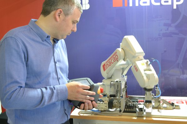 Robots de Iron Man aterrizan en aulas chilenas