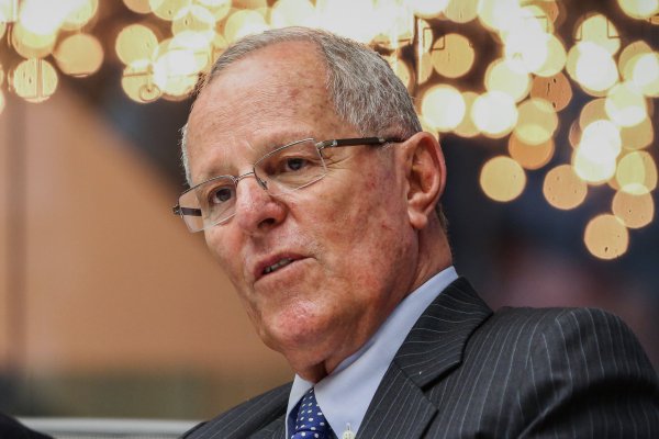Oxford y Capital Economics advierten los riesgos de la sustitución de PPK en Perú