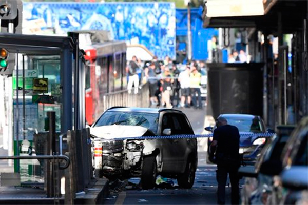 Atropello masivo deja al menos 15 personas heridas en Melbourne, Australia