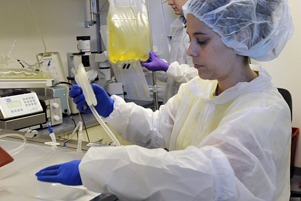 ¿Cuanto pagaría por volver a ver? La polémica por el primer medicamento de más de US$ 1 millón