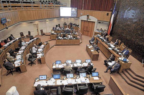 Se desata competencia entre PS y PPD por administrar el comité más grande del Senado