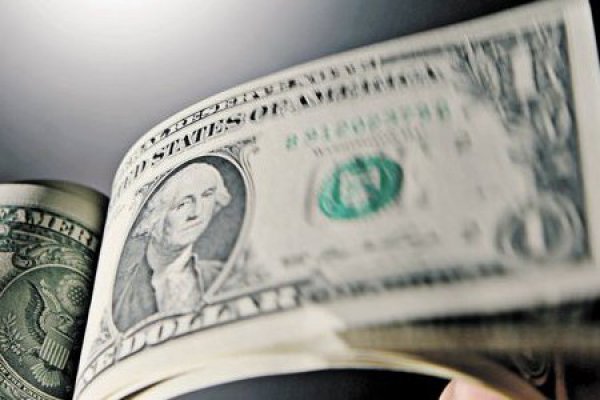 Dólar rompe la barrera de los $ 620 y cae a mínimos de casi cuatro meses