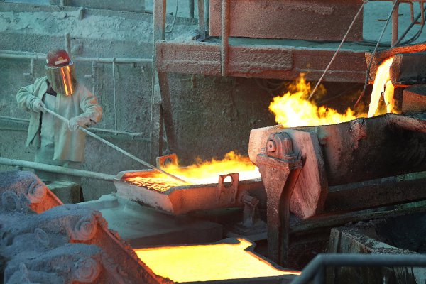 Cobre se dispara en Bolsa de Londres y llega a máximos desde 2014 por efecto China