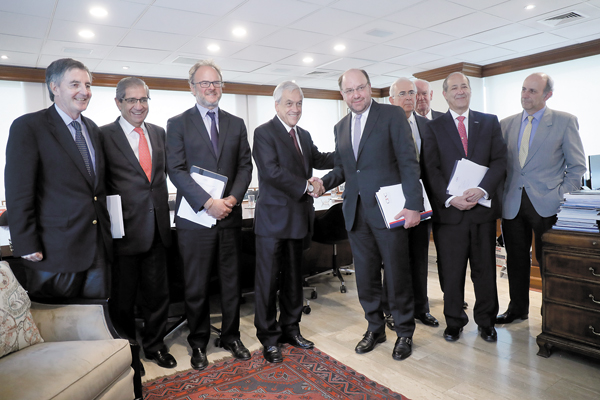 Piñera inaugura “nueva etapa” con empresarios y recepciona inquietudes sobre país y sectores