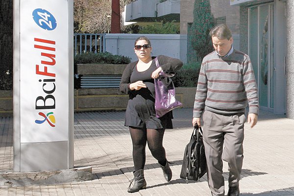 Santander, Banco de Chile y Bci ganaron en 2017 más de US$ 2.400 millones