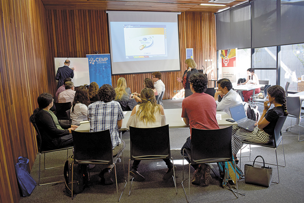 El innovador workshop de Pfizer para científicos UC