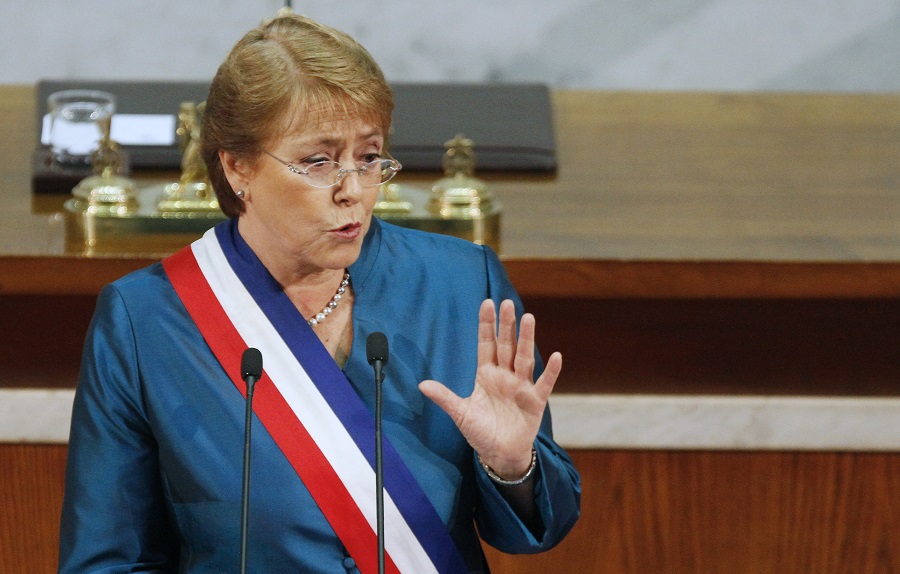 <p>Bachelet molesta por "alteración" del ránking y pide "completa investigación" al Banco Mundial</p>