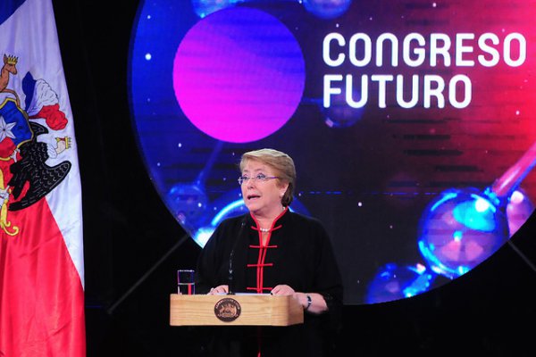 Presidenta Bachelet reconoce que es necesario elevar recursos para innovación y tecnología e incentivar más a los privados