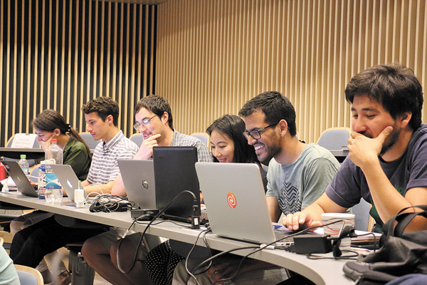 Data science de exportación: alumnos de Harvard se especializan en Chile