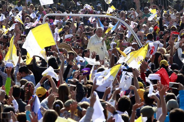 Papa Francisco encabezó la misa por la paz en el Parque O´higgins