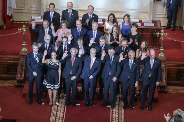 Sebastián Piñera presenta su gabinete