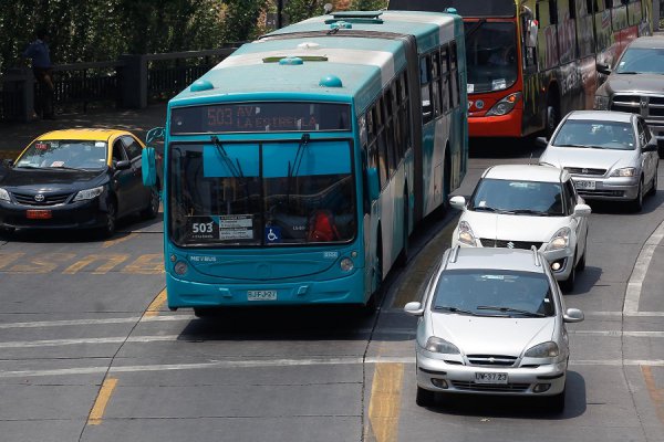 Gobierno acata resolución del Tribunal de la Competencia y frena licitación del Transantiago