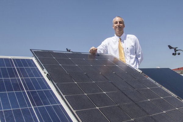Nueva tecnología en paneles solares permite capturar hasta un 25% más de energía