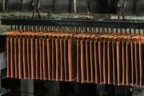 Cobre vuelve a caer y rompe la barrera de los US$ 3,20 la libra