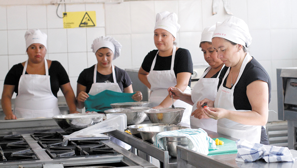 Trabajadores con certificación aumentan sus opciones de ascenso laboral