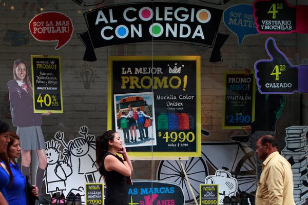 Retailers sacan cuentas alegres por período de liquidaciones y se lanzan por temporada escolar