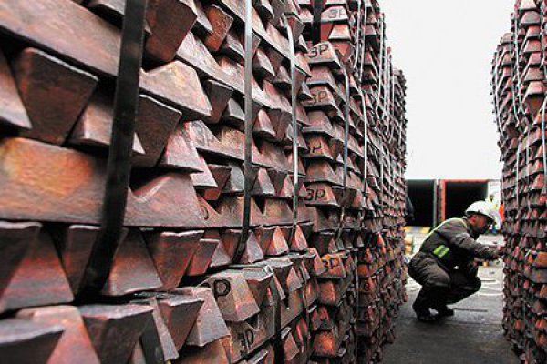 Precio del cobre retrocede y rompe la barrera de los US$ 3,20 la libra