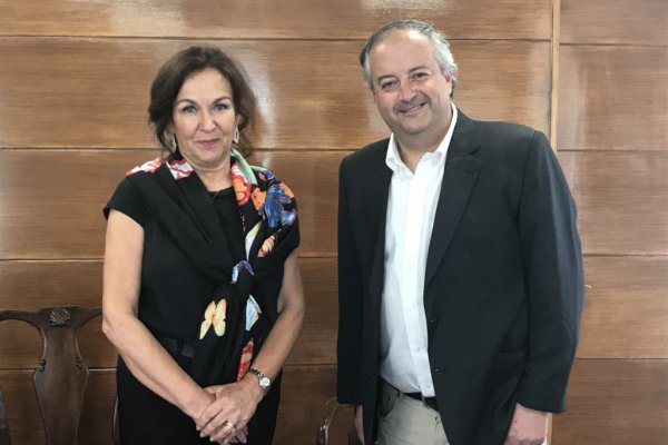 Monckeberg tras reunirse con Krauss: "No venimos con la retroexcavadora"
